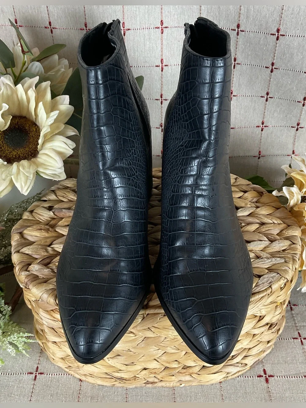 Steve Madden “Julianna” Black Croco Embossed Ankle Boots Size 10 Bootie